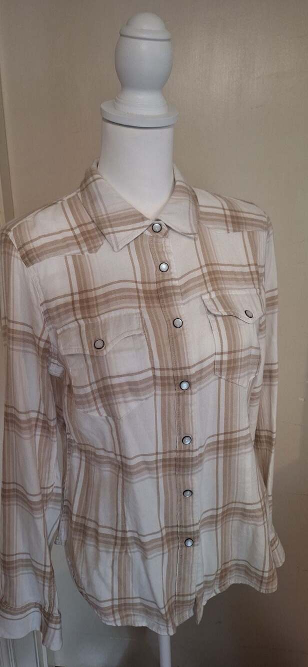 Gap Women's Beige and White Plaid Western Button-Down Shirt